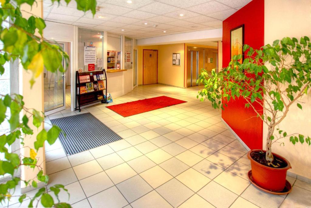 Sejours & Affaires Saint Etienne Jules Ferry Aparthotel Exterior photo